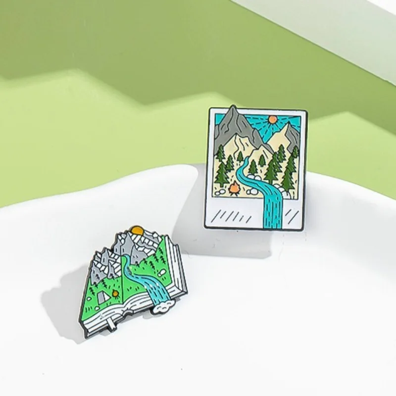 Pin Enamel Bertema Petualangan - Outdoor Adventure Books ulasan dan harga