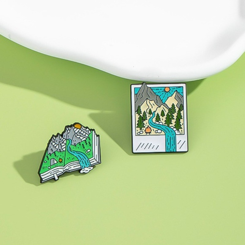 Pin Enamel Bertema Petualangan - Outdoor Adventure Books ulasan dan harga